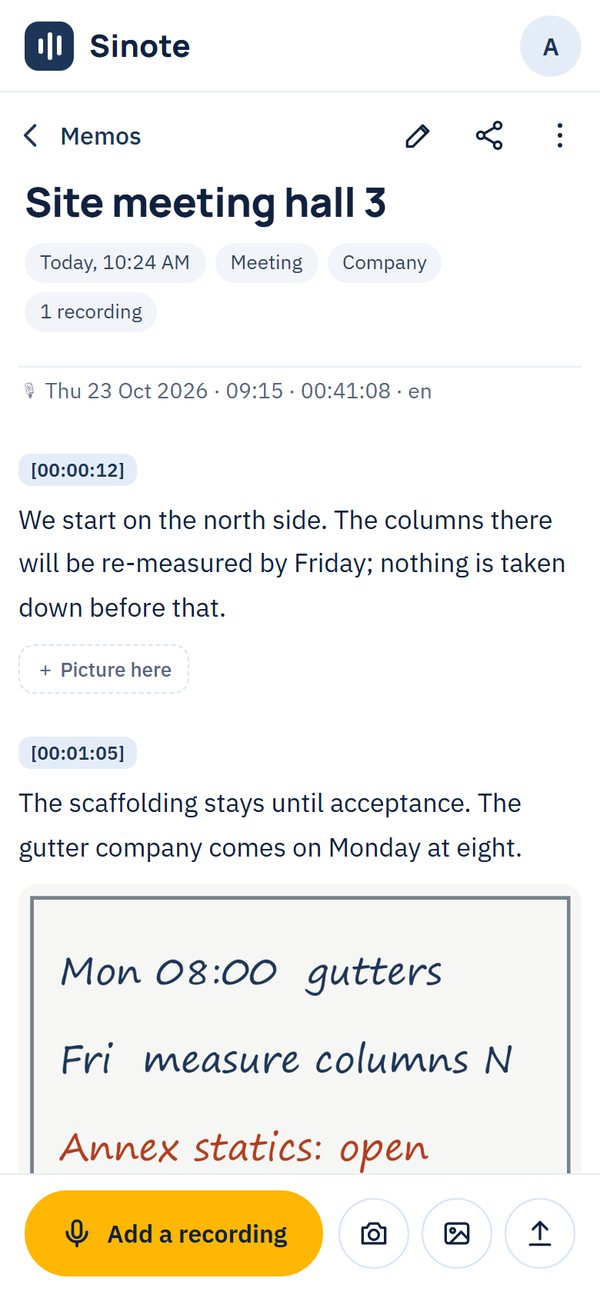 Sinote on a phone: a memo with time-stamped paragraphs and a photo under the paragraph it belongs to.